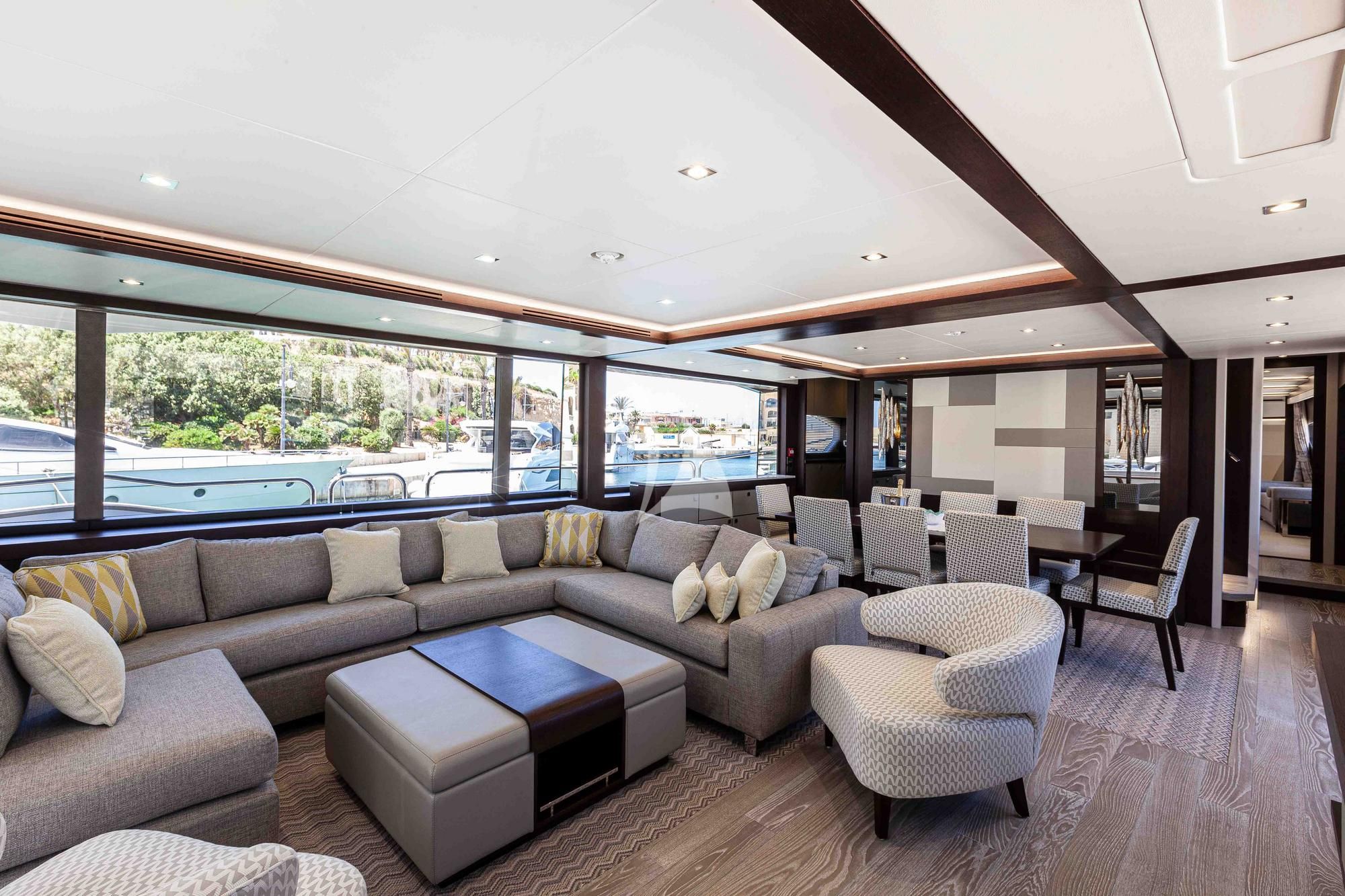 NEW EDGE Sunseeker 95 - interior wide shot
